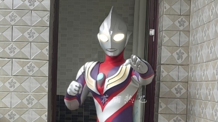 Homemade Ultraman Tiga leather suit display, how much restoration can be achieved?