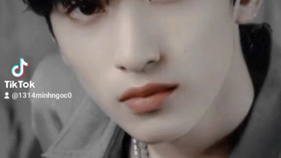 Nếu anh, chị hay bạn nào có chơi tik tok nhớ vào tim và follow bạn này nha 🥰🥰🥰