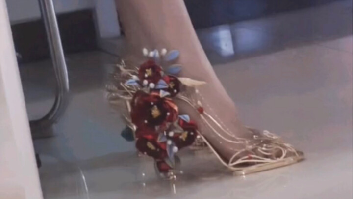 Thanh lịch – Không bao giờ lỗi mốt