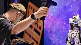 Sekelompok mahasiswa diam-diam memindai PGU Gundam di pameran CJ [Model Frontline]