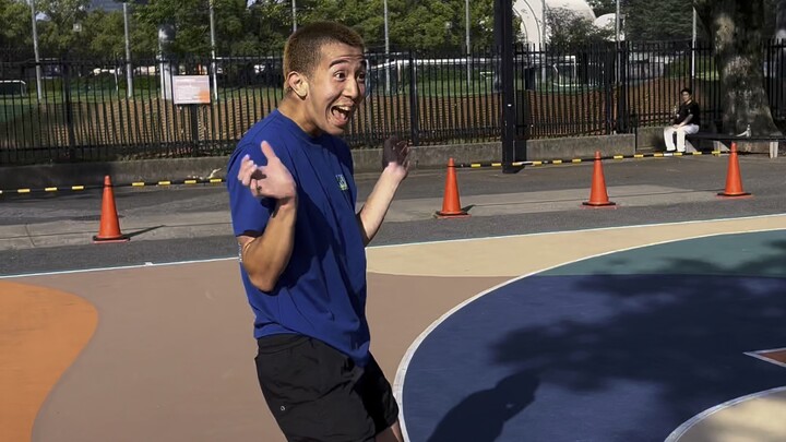 ไปเจอแข้งญี่ปุ่นจอมกวนคนนี้ที่สวนโยโยงิ เลยขอท้าดวลตัวต่อตัวสักยกเพื่อประลองฝีเท้า!