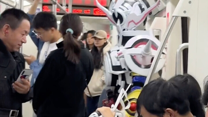 Kaum idealis tidak akan pernah bisa diyakinkan oleh kenyataan