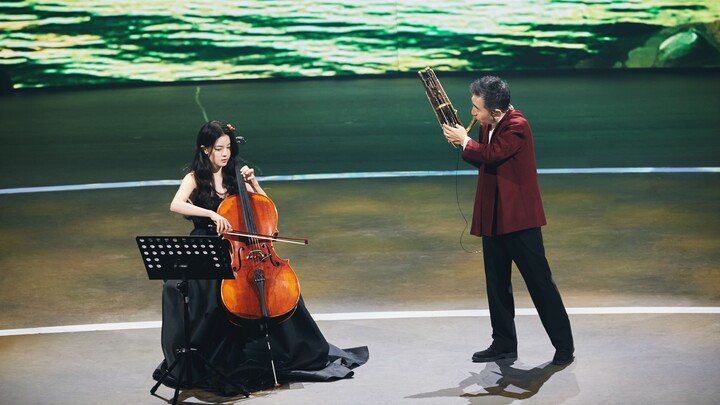 [Ouyang Nana Performance] Ouyang Nana and Wu Tong Perform a Sino-Western Duet of “Looking Forward to
