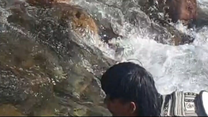 cast net fishing in Nepal | himalayan trout fishing with handmade cast net |