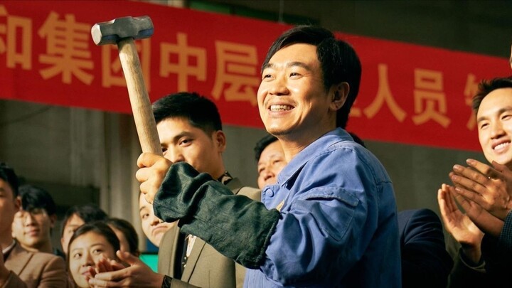 Chàng trai chỉ nói một câu, nào ngờ bỗng chốc trở thành “con trai” của vị chủ tịch, từ đó bước lên đ