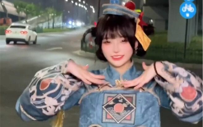 Who can resist the hot dance of little zombie sister?