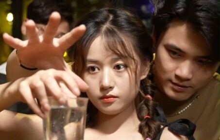 女孩子的手这么容易就能摸到吗？