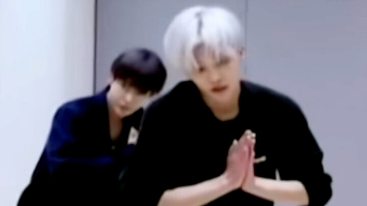 貌似全世界都去看演唱会了，我哭死