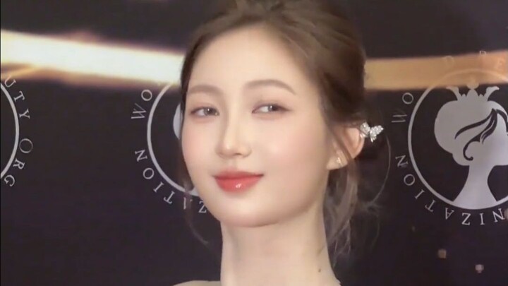 Wei Jing is really beautiful.