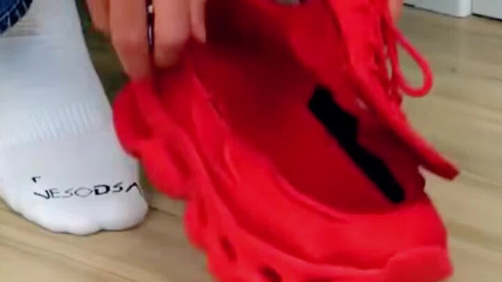 The Correct Way to Tie Your Shoelaces