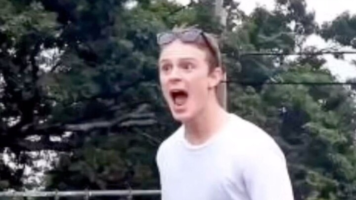 حوارات إنجليزية لا تحتاج إلى ترجمة~