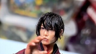 Saya membantu istri saya merawat boneka Takeru Sato, tapi sayang itu Rurouni Kenshin dan bukan Den-O