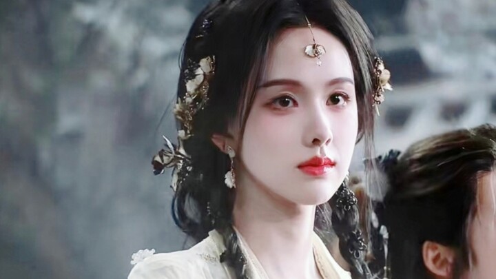 Cười chết mất thôi, gương mặt này dù chỉnh thế nào cũng chẳng ra; xương mặt rõ nét, da thịt căng mọn