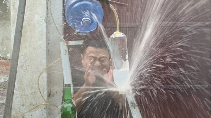 جهاز مساعد لغسل الأطباق