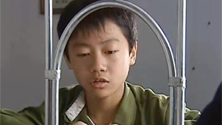 Poor Kid Goes to the Bank to Withdraw Money—The Branch Manager Freaks Out After Checking the Savings