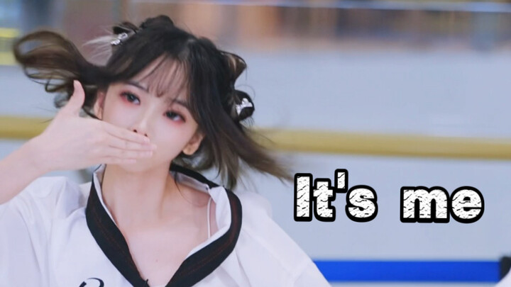 Moka is here right now (ง •̀_•́)ง – the taekwondo girl makes her entrance | It’s me, Moka – straight