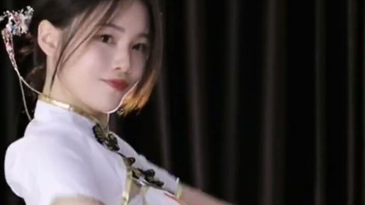 Pakaian Luo Tianyi~