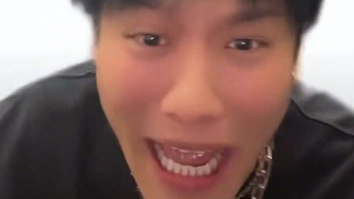 النجوم الثمانية على وسائل التواصل الذين فقدوا متابعين بكثافة في 2022: شياؤ يانغ كه يفقد المتابعين بش