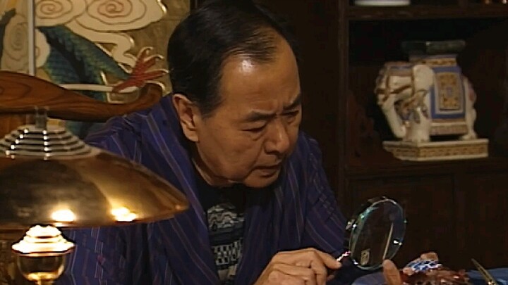 Vị hoàng đế xuyên không đến thời hiện đại đã viết một bản tấu sớ, kết quả là chữ viết thì thật, nhưn