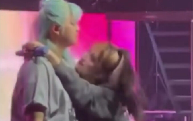 Bình Tĩnh Đào, bạn bị sao vậy???