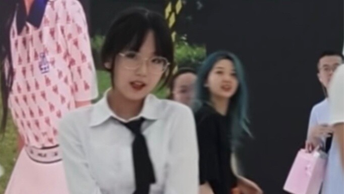 exid thẳng từ trên xuống dưới