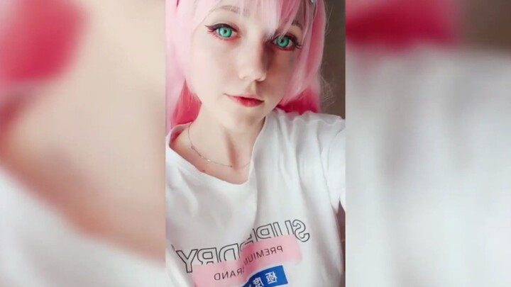A Czech beauty with over a million followers overseas, the queen of cosplay—fans comment that seeing