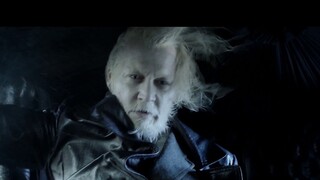 [Johnny Depp] Grindelwald personally demonstrates: He's a Pirate