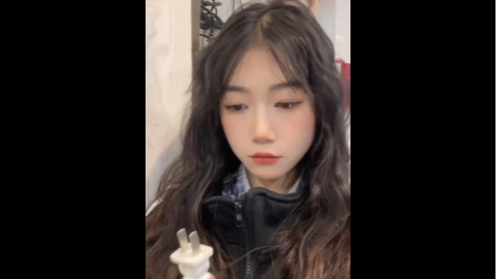 Sao tự nhiên lại bắt chước anh ta làm gì?