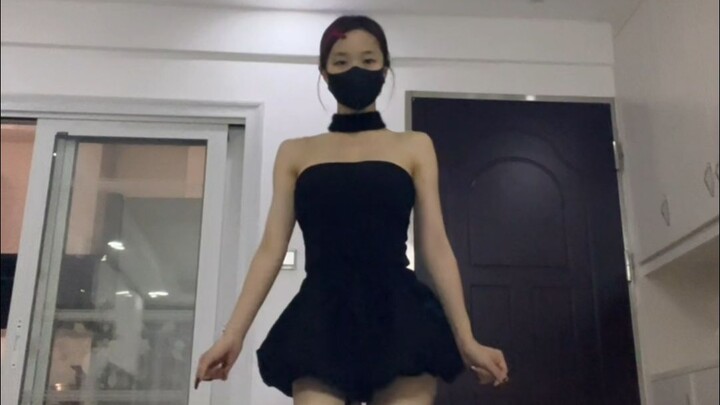 Girls should wear more beautiful clothes to dance՞⸝⸝'ᜊ'⸝⸝՞