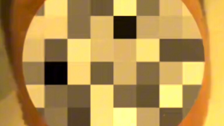 Pemilik kostum nge-kick aku dari tempat pemadatan ini!!!