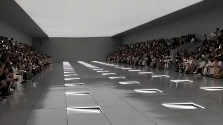 The Fastest Fashion Show in History 😂😂😂