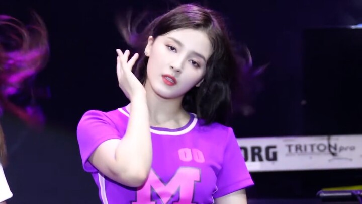 Có phải là Vua Long Áo Tím không? Hay là Tiểu Triệu, con gái của Tử Y Long Vương? MOMOLAND - BAAM: N