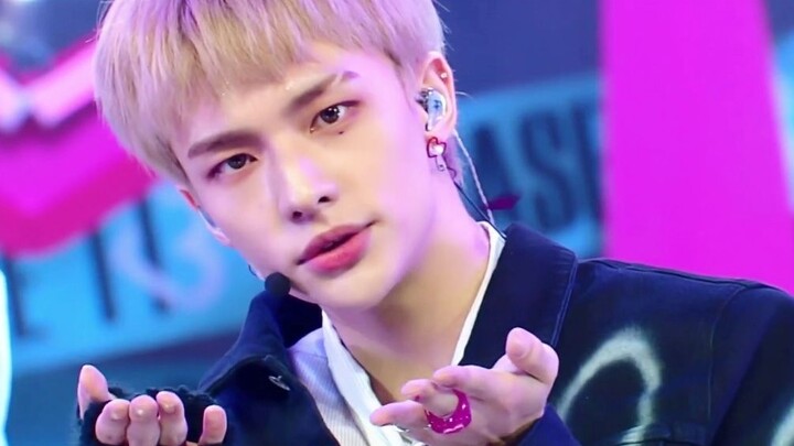 Stray Kids' latest comeback track CASE 143 221013 performance stage