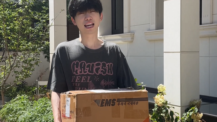 สามีซื้อเสื้อผ้าให้ฉัน 30,000 หยวน? มาดูกันว่ารสนิยมของดอยนบ์เป็นยังไง