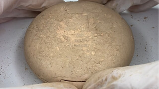 This unearthed condition is pretty much like archaeology, isn't it?