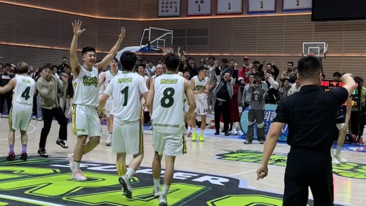 “Anh em bóng rổ, khiến máu tôi sôi sục”