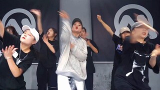 [Đây là Street Dance] Vương Nhất Bác Swag và nhướn mày｜Thật đẹp trai! Ai mà không yêu Vương Nhất Bác