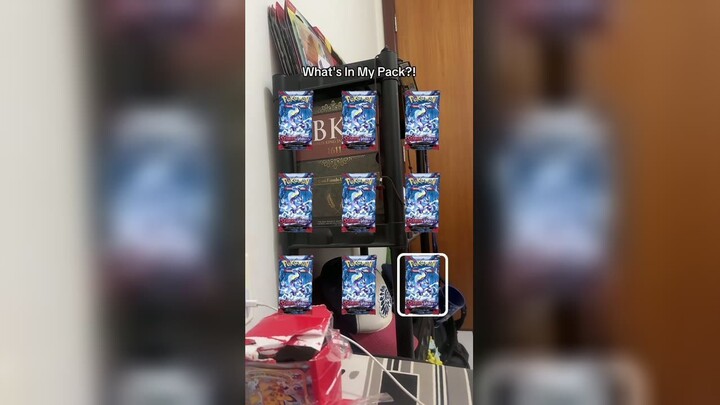 Opening a Scarlet & Violet booster! 💎 New era, new rules — the illustration rares of ordinary Poké