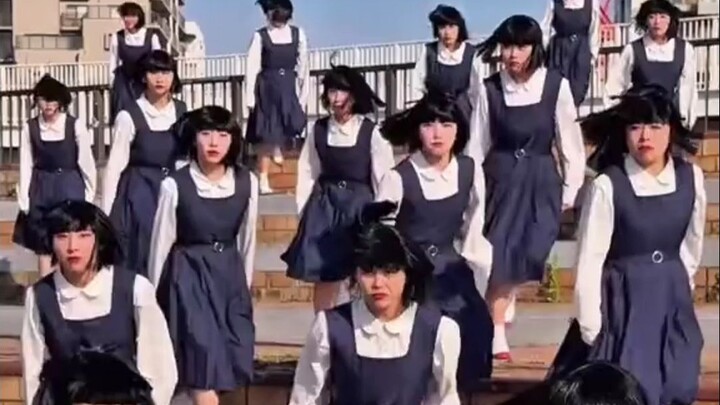 فرقة رقص الفتيات الطليعية تشارك في فيلم تشو شينغ تشي