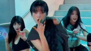(G) سويون من I-DLE ترقص على أنغام أغنية "ما هو اسمي؟" في برلين