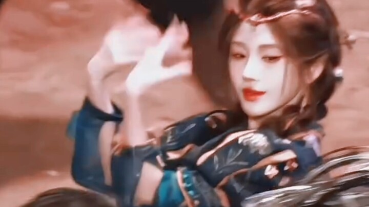 这是哪里来的西域美人  鞠婧祎好会跳