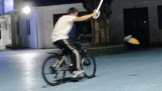 Bro pikir dia adalah seorang prajurit kavaleri di abad ke-19 💀