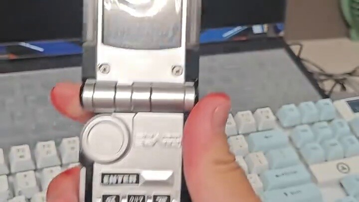 Who looks at mygo when transforming?