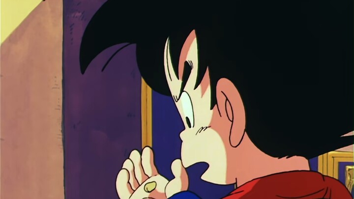 Dragon Ball: Goku was stunned on the spot when he ate a Senzu Bean for the first time.