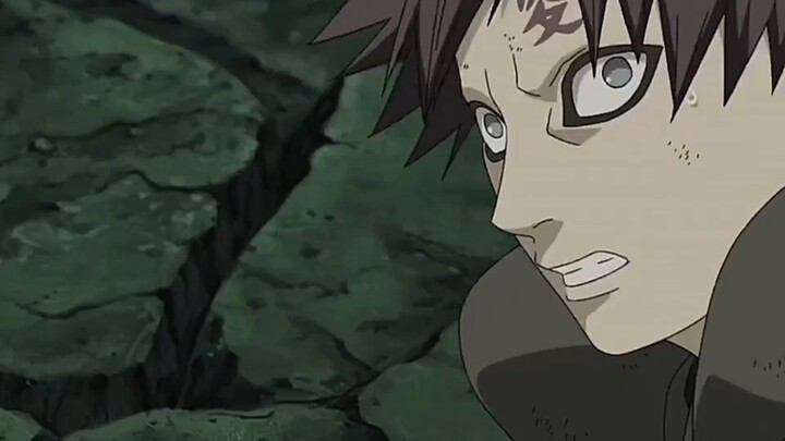Madara summons the Outer Path Demon Statue to strip the Nine-Tails, putting Naruto in danger