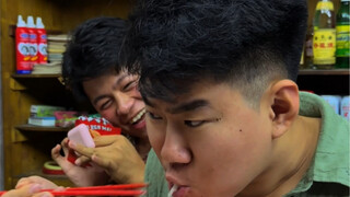 ……那个男人竟然回来了