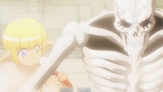 Ainz is bathing, Albedo peeks through the crack in the door