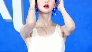 高端的美女只需要简单的妆造，她们穿白裙绝了！