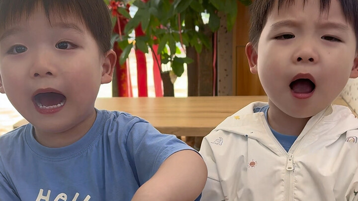 พวกคุณสองคนหยุดก่อนนะ ผมไม่รู้จะเชื่อใครดีแล้ว!!