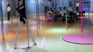 t pole dance travva